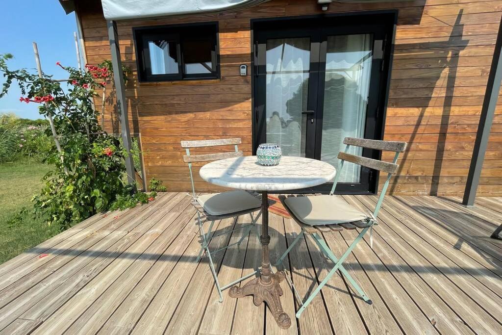 Myinsolite - Tiny-House, Jacuzzi, Brasero, Piscine เอก-มอร์ต ภายนอก รูปภาพ