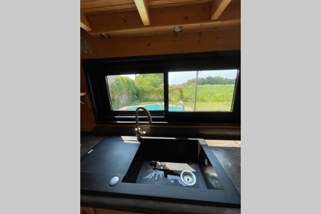 Myinsolite - Tiny-House, Jacuzzi, Brasero, Piscine เอก-มอร์ต ภายนอก รูปภาพ